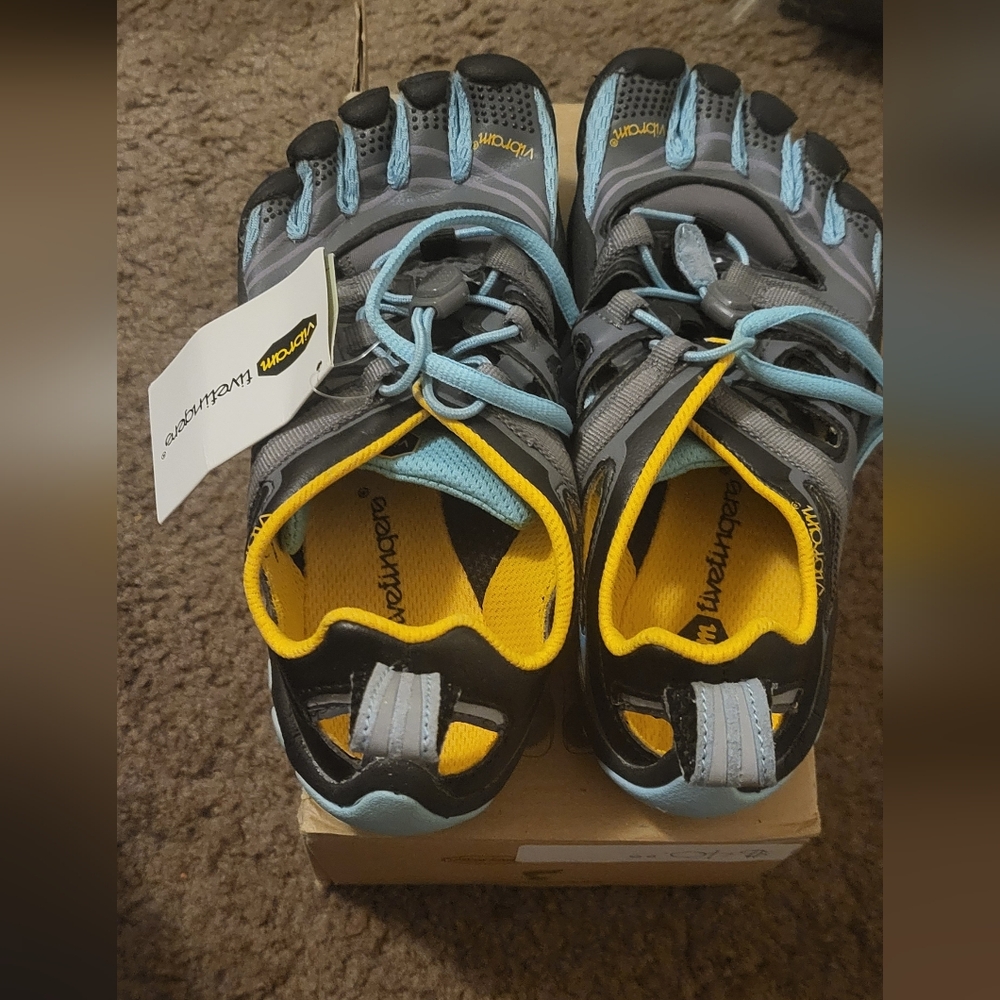 Vibram Five finger toe shoes
